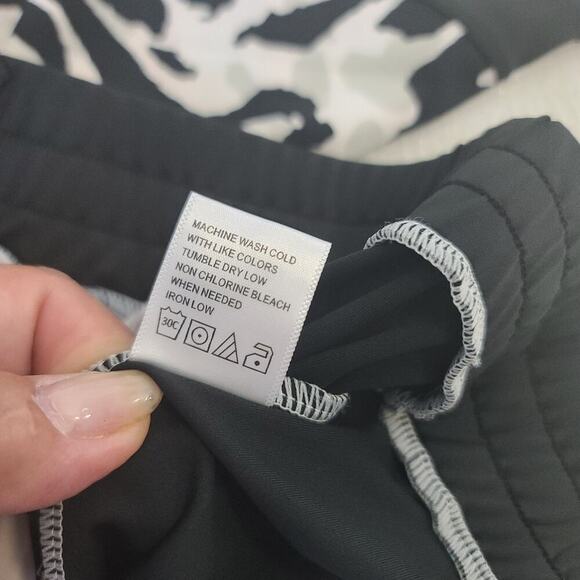 Tail Athleisure women's long sleeve full zipper leopard print Sz small Mob wife - Picture 11 of 13